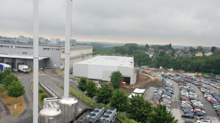 Oerlikon Barmag feiert Richtfest für das neue Pumpenbau Produktionsgebäude 