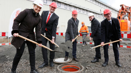 Oerlikon Barmag feiert Richtfest für das neue Pumpenbau Produktionsgebäude 