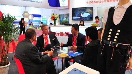Nonwoven Geschäftseinheit der Oerlikon Gruppe präsentierte erfolgreich in China