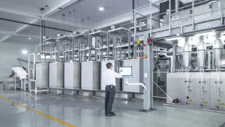 Die installierte Staple FORCE S 1100 ist 30 Meter lang, 12 Meter breit und produziert bis zu 15 Tonnen Stapelfasern in extrem gleichmäßiger Qualität pro Tag.